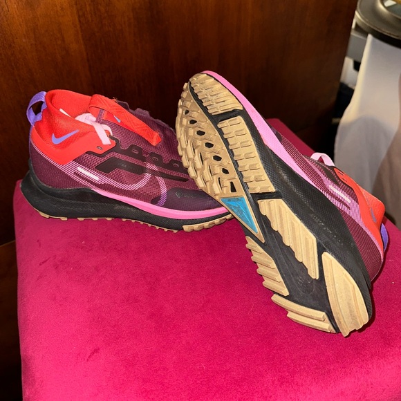 Nike Shoes - Nike Gortex Tennis Shoes